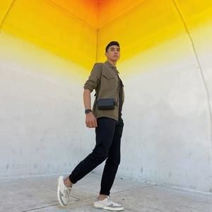 Meet your Posher, Cesar